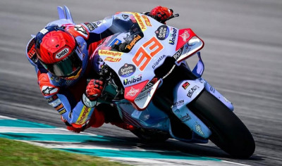 Marc Marquez, Pembalap MotoGP saat pertandingan thumbnail